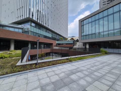 성남산단 업무공간 건물 전경