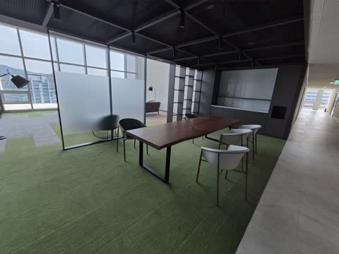 성남산단 업무공간 휴게 라운지 사진